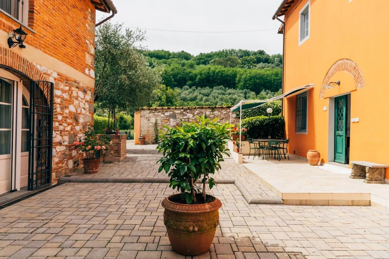 Villa Tenuta San Giovanni Lucca - Borgo Del Locumone